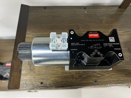 Pompes hydrauliques Dg4V-3-6c-M-H-H7-60-En210 soupape solénoïde pour le modèle 6045319-001