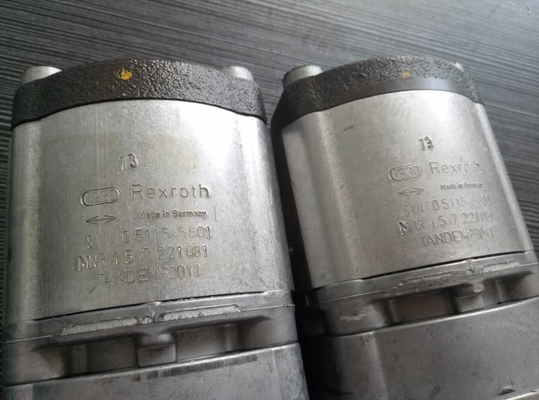 Pompes à engrenages hydrauliques 705-55-34160 Vente de machines de levage Politique de remboursement manquante