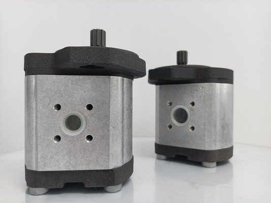 Pièces de rechange pour excavatrice de production pharmaceutique Pompes à engrenages pilotes de charge hydraulique PC40-7